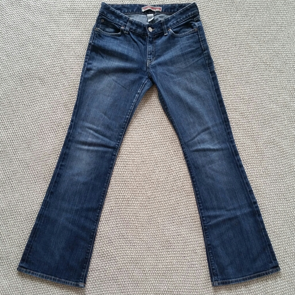 Gap Curvy Low Rise Boot Cut Jeans